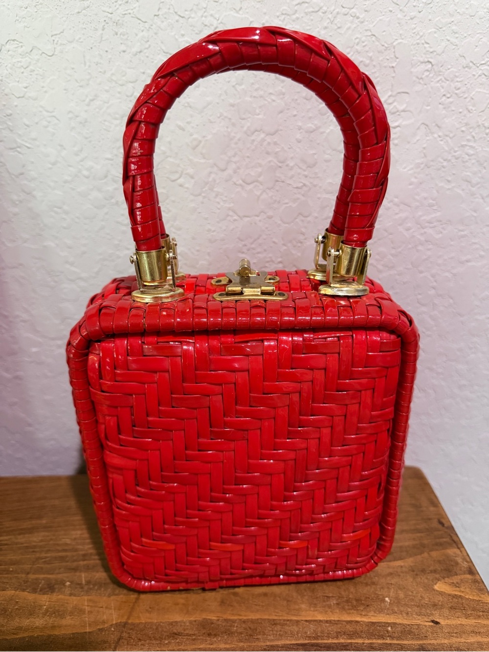 Lesco Lona Cherry Red 1960’s Handbag